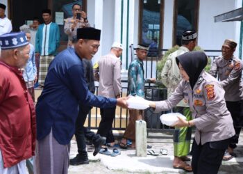 Dalam Semangat Kebersamaan, Polres Bener Meriah Gelar “Jumat Berbagi Kasih “