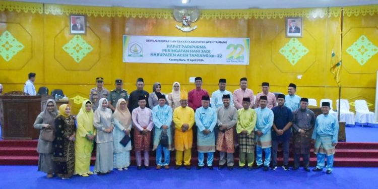 HADIRI PARIPURNA HARI JADI ACEH TAMIANG, PJ. BUPATI ASRA PAPARKAN PRESTASI BUMI MUDA SEDIA