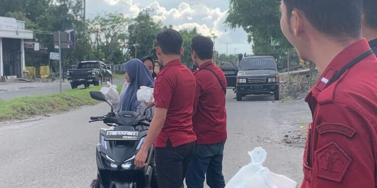 Rutan Bener Meriah Bagikan Takjil Dalam Rangka Menyambut HBP Ke 60