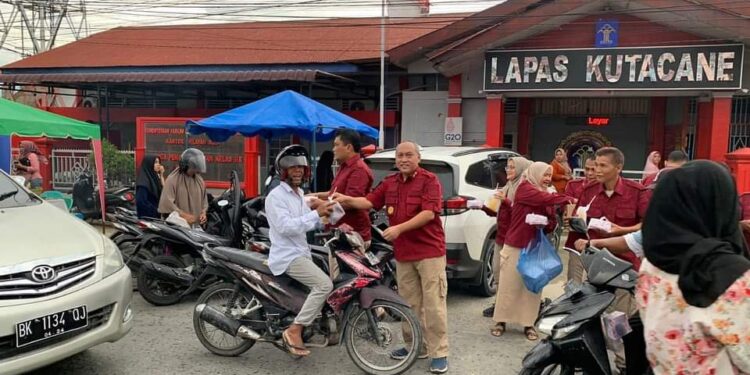 Semarak Ramadhan Dan Peringatan HBP Ke-60, Lapas Kutacane Berbagi Takjil