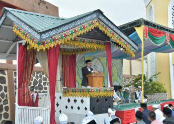 Shalat Idul Fitri 1445 H, Pj. Bupati Haili Yoga Ajak Masyarakat Sukseskan Program Pemerintah Daerah