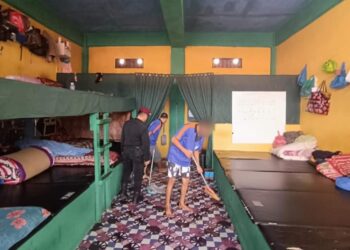 Semarak HBP Ke 60, WBP Rutan Takengon Gotong Royong Jaga Blok Hunian Tetap Bersih