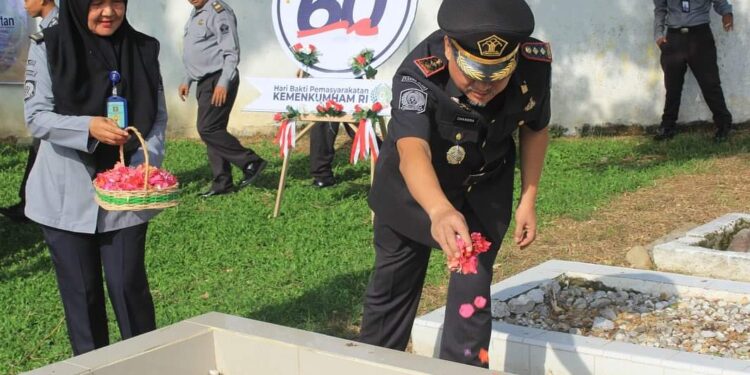 Peringati HBP Ke- 60, Lapas Kutacane Gelar Tabur Bunga dan Ziarah Taman Makam Pahlawan