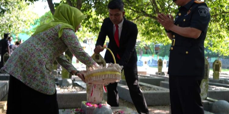 Peringati HUT Pemasyarakatan Ke 60, Kanwil Kemenkumham Aceh Laksanakan Upacara Dan Tabur Bunga