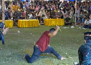 Atraksi Debus Dari Abdya Meriahkan Hari Jadi Ke 25 Aceh Singkil