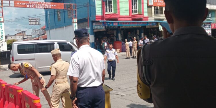 Dishub Aceh Tengah Menutup Sementara Jalan Pasar Inpres Menuju Jalan Sengeda