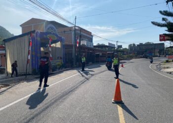 Polisi Pengamanan Operasi Ketupat Seulawah Lakukan Pengaturan Arus Lalu Lintas