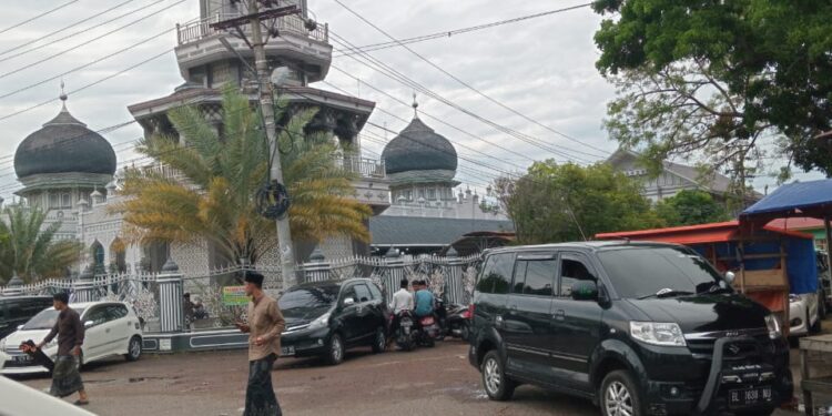 Shalat Idul Fitri 1 syawal 1445 H di Masjid Besar Bujang Salim Dewantara Aceh Utara