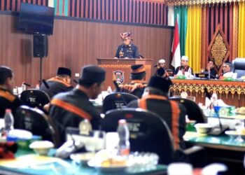 Sidang Paripurna Istimewa HUT Kabupaten Gayo Lues Ke-22, Diwarnai Pemberian Bingkisan Kepada Para Pendiri