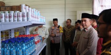 Kapolres Hadiri Penyerahan Sertifikat Tanah Wakaf Dan Sertifikat Produk Halal Pelaku Umkm Di Aceh Tengah