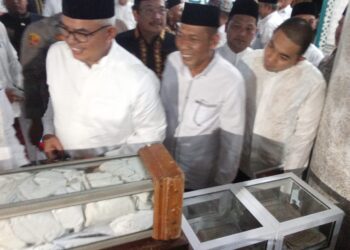 Tiba Di Aceh Singkil, Pj Gubernur Aceh Di Peusejuk Dan Hadiri Haul Syekh Abdurrauf Ke 339