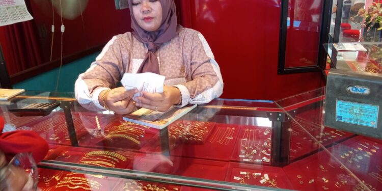 Harga Emas Turun Tipis Di Aceh Singkil