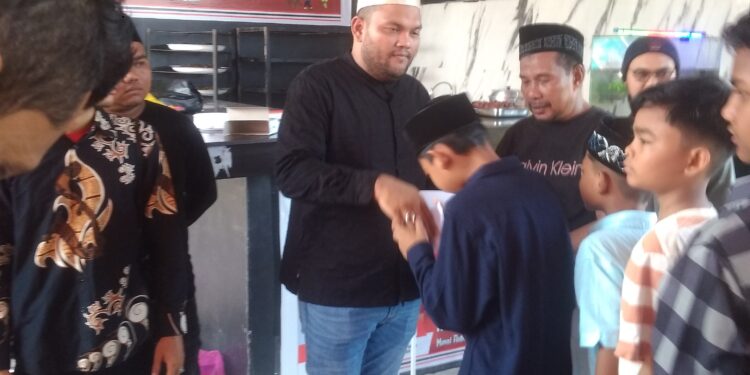 Irfansyah Ber- Halal Bi Halal  Bersama Anak Yatim Dan Masyarakat Kota Langsa