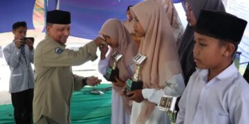 Pj. Bupati T Mirzuan Hadiri Penutupan Pesantren Kilat Di Kampung Jalan Tengah Ketol