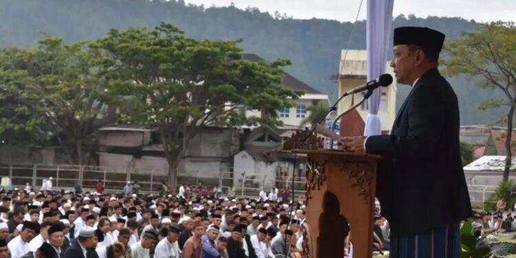 Pj. Bupati Aceh Tengah Laksanakan Shalat Ied Bersama Masyarakat Di Lapangan Musara Alun