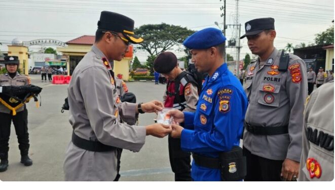Gelar Apel Kesiapan dan Penyerahan Kaporlap, Polres Langsa Turunkan 386 Personel Pengamanan TPS