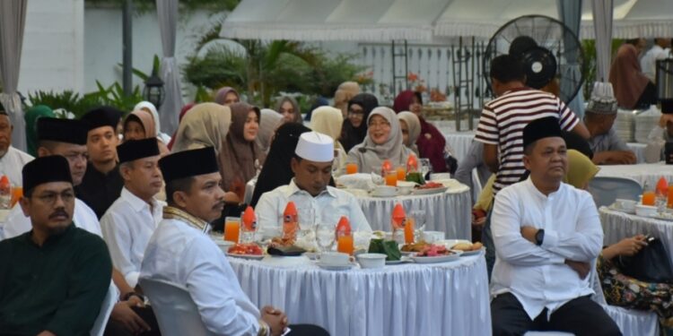 Bupati Aceh Tamiang Drs. Asra Menggelar Buka Puasa Bersama