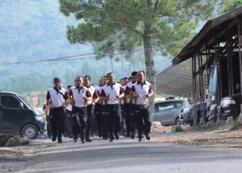 Jaga Kebugaran Tubuh, Personel Polres Bener Meriah Laksanakan Olahraga Lari Pagi