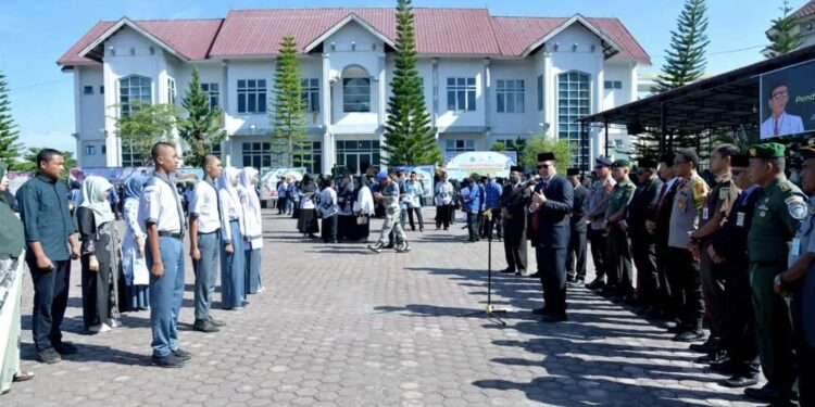 Pj. Bupati Drs. Haili Yoga, M.Si Lepas Keberangkatan 4 Paskibraka Bener Meriah Ke Provinsi