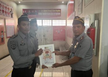 Penghargaan Kepada Pegawai Teladan Rutan Takengon Periode April 2024