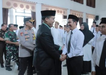 Hadiri Pelantikan PPK Bener Meriah, Pj. Sekda Khairmansyah : PPK Harus Junjung Tinggi Netralitas 