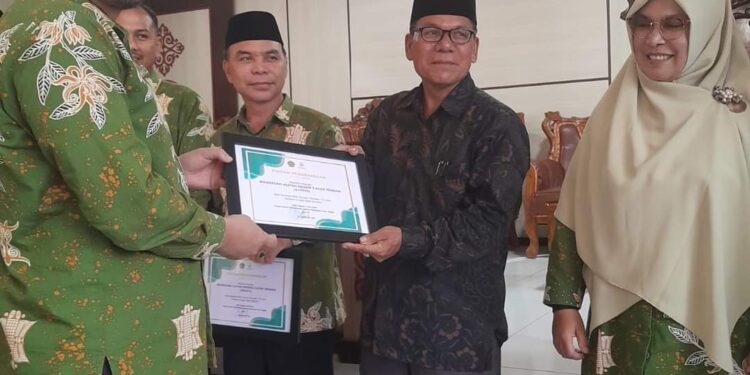  MAN 3 Aceh Tengah Terima Penghargaan Pencapain IKPA Kategori Sangat Baik
