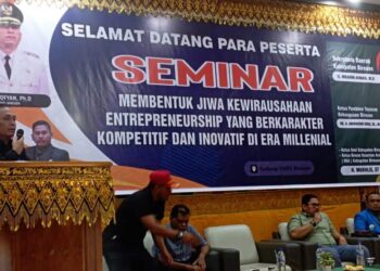Sekda Bireuen Ibrahim Ahmad Pemateri Seminar Membentuk Jiwa Kewirausahaan Digelar Disporapar 