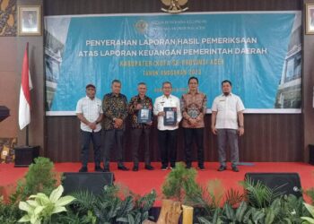 Pj Bupati Azmi Terima Penghargaan Predikat Opini WTP Yang Ke 8 Kalinya Dari BPK RI