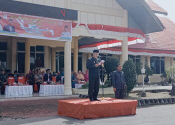 Peringatan Hardiknas Di Aceh Singkil Berjalan Khidmat Sembari Pembagian Jadup Terhadap Warga Miskin