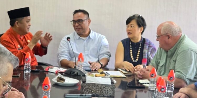 PJ Bupati Aceh Tamiang Drs Asra Menerima Kunjungan Delegasi PT Mars Symbioscience Indonesia (USAID)