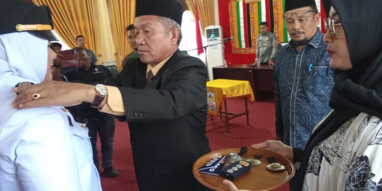 Pj Bupati Aceh Singkil Azmi Lantik 10 Pejabat Eselon III Dan Berikut Namanya