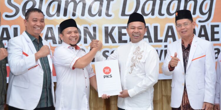 PKB Dan PKS Akan Jalin Kerjasama, Abdul Wahid Kembalikan Formulir Ke DPW PKS