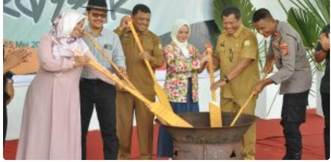 Wakili Pj Bupati, Sekda Aceh Besar Buka Kenduri Aceh Rayeuk Di Kota Jantho