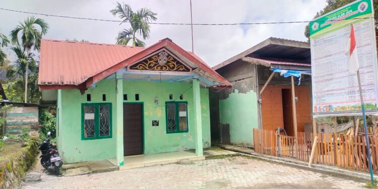 Gawat, Kantor Desa Alam Jaya Gajah Putih Selalu Tutup