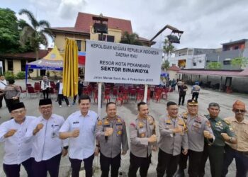 Kapolresta Pekanbaru Meresmikan Nomenklatur Polsek Tampan Menjadi Polsek Binawidya
