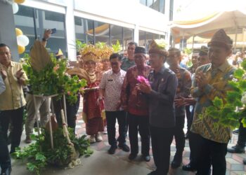 Pj Walikota Palembang Ratu Dewa Meresmikan Gedung Kantor Camat Sukarami