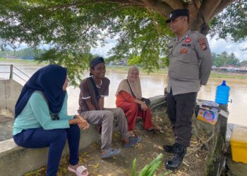 Sat Binmas Polres Kuansing Beri Himbauan Kepada Masyarakat Mengantar Dan Penjemputan Jemaah Haji