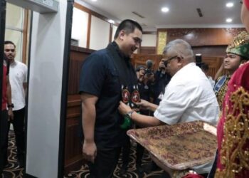 Pj Bupati Aceh Besar Dampingi Pj Gubernur Aceh Sambut Kedatangan Menpora