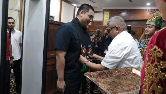 Pj Bupati Aceh Besar Dampingi Pj Gubernur Aceh Sambut Kedatangan Menpora