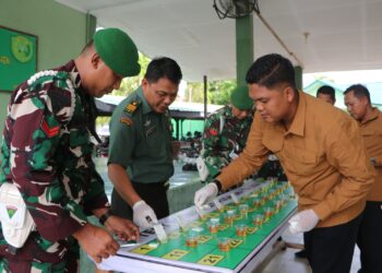 Perangi Narkoba, Personel Kodim 0104/Atim Terima Sosialisasi P4GN dan Cek Urin*