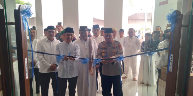 Pj Walikota Palembang Ratu Dewa Meresmikan Mesjid Al – Basmah