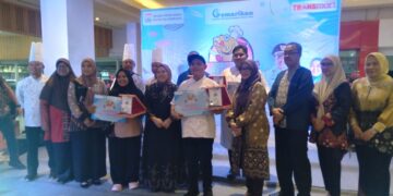 Ketua TP-PKK Palembang Dewi Sastrani Ratu Dewa Membuka Lomba Inovasi Masakan Berbahan Baku Ikan