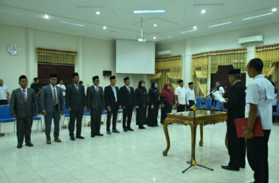 LAKUKAN PENYEGARAN, PJ. BUPATI ASRA MUTASI 11 PEJABAT STRUKTURAL