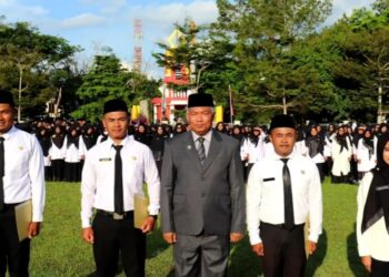 Sekda Aceh Tengah Subhandhy Melantikan Dan Menyerahan 470 SK PPPK