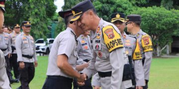 Kapolres Banyuasin AKBP Ferly Rosa Putra SIK Pimpin Upacara Kenaikan Pangkat Pengabdian