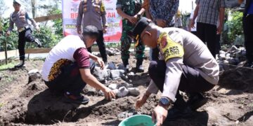 HUT Bhayangkara Ke – 78, Kapolres Bener Meriah Laksanakan Peletakan Batu Pertama Pembangunan Rumah