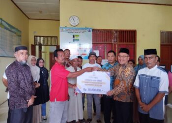 Dinsos Aceh Singkil Salurkan Bantuan Terhadap Warga Korban Kebakaran