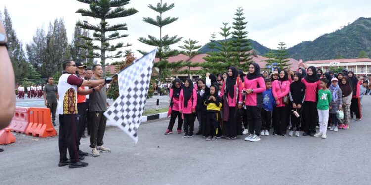 Menyambut HUT Bhayangkara ke- 78, Polres Bener Meriah Bersama TNI Melaksanakan Kegiatan Gerak Jalan Santai
