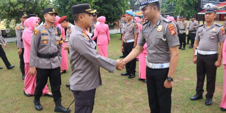 Kapolres Kampar Pimpin Upacara Kenaikan Pangkat Personil Periode 1 Juli 2024