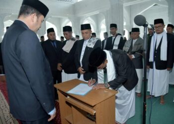 Pj. Bupati Haili Yoga Kukuhkan Tgk. Abdurahman Lamno Sebagai Ketua MPU Bener Meriah